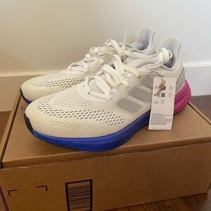 NIB Adidas Pureboost 22 Size 9.5